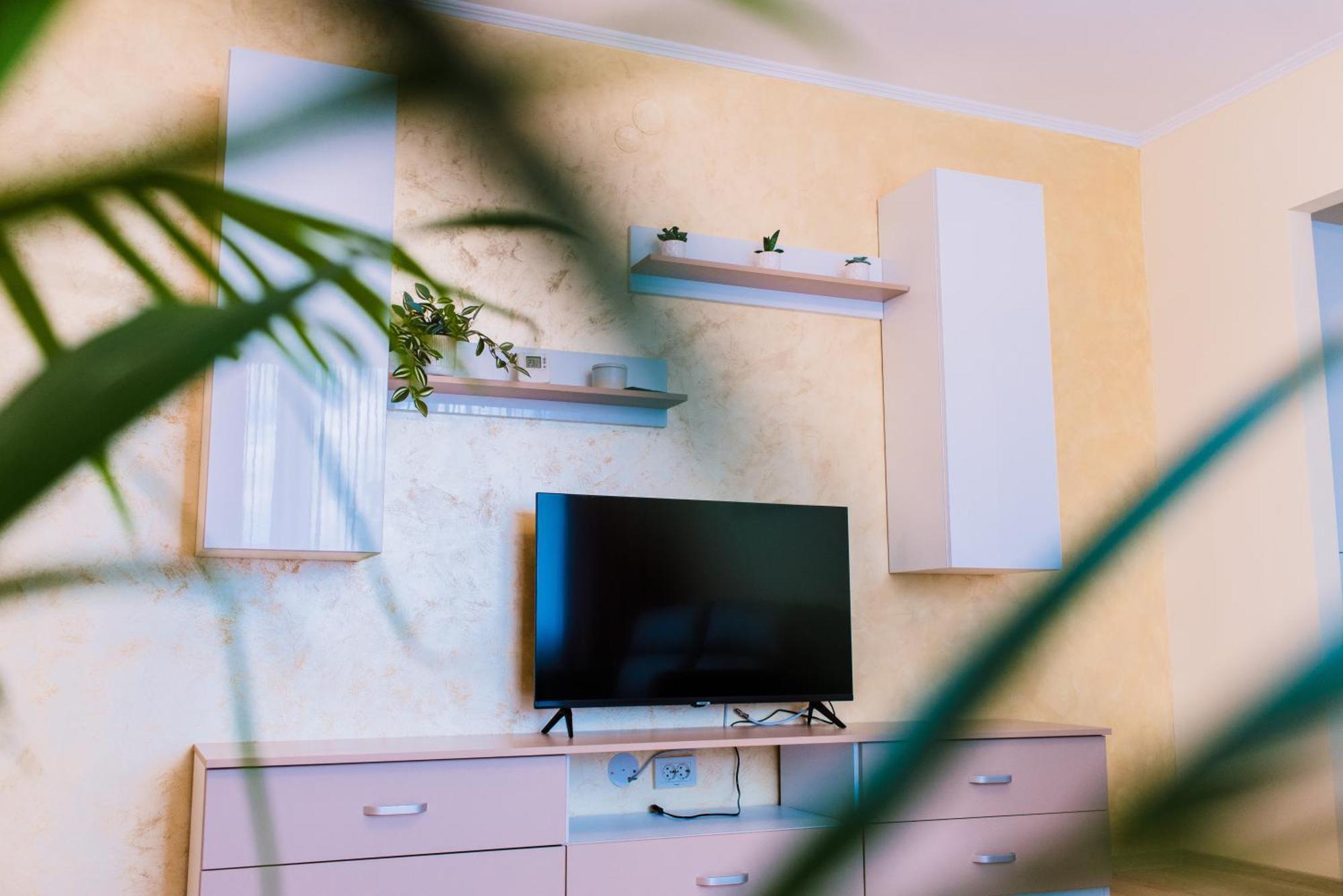 Central White Apartment Máréfalva Kültér fotó